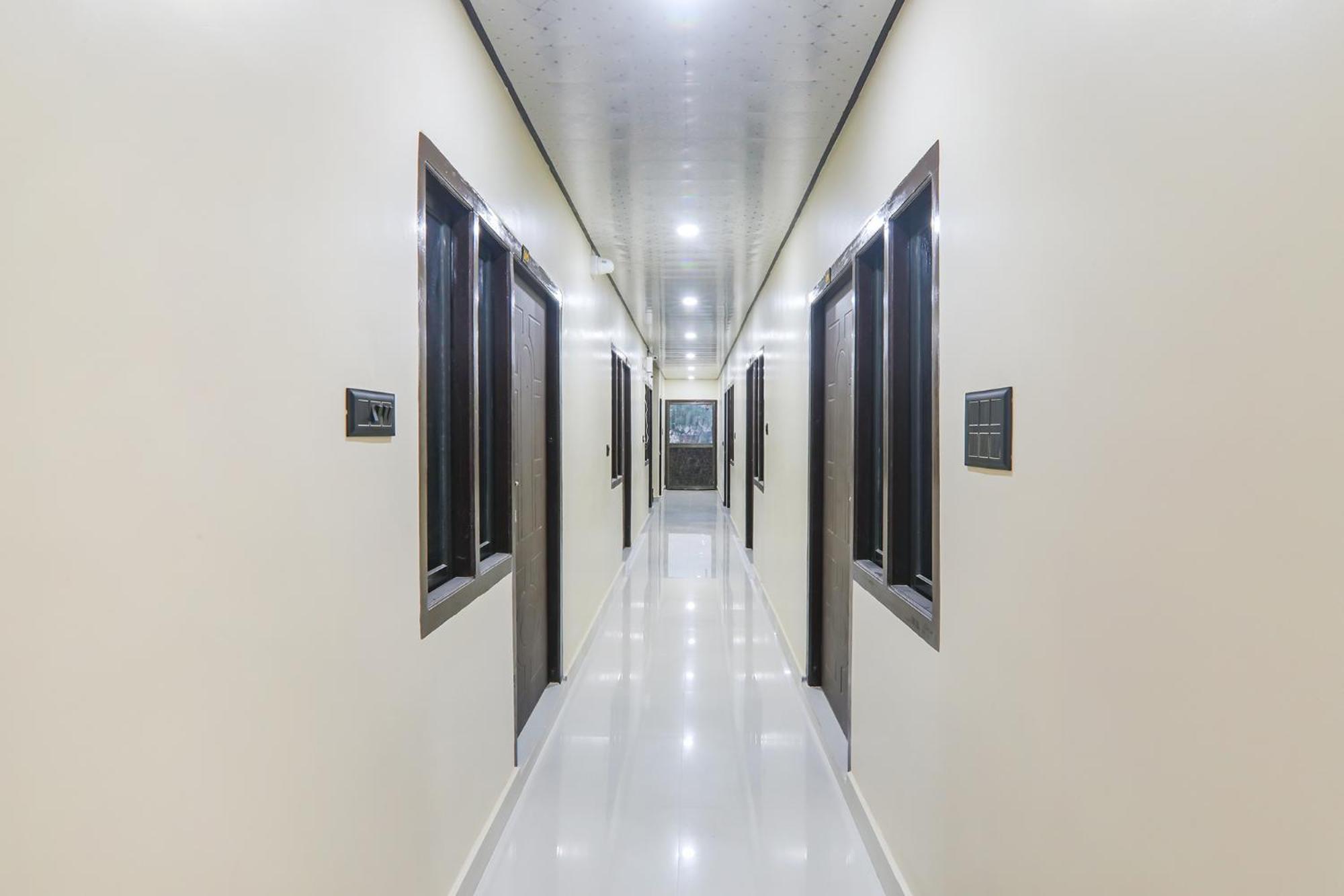 Fabexpress Awadh Inn - 400M From Shri Ram Janam Bhumi Ayodhya Экстерьер фото