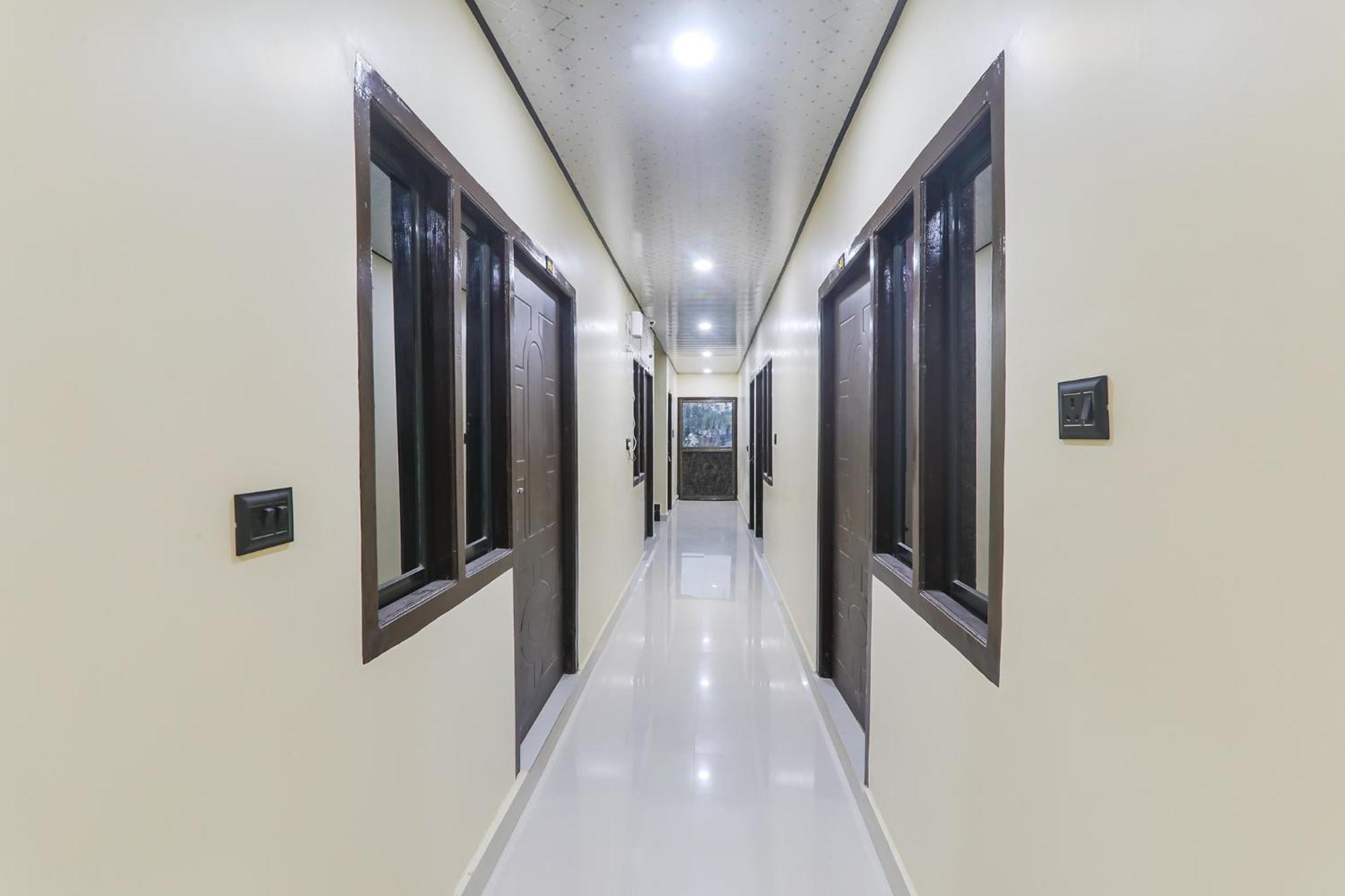 Fabexpress Awadh Inn - 400M From Shri Ram Janam Bhumi Ayodhya Экстерьер фото