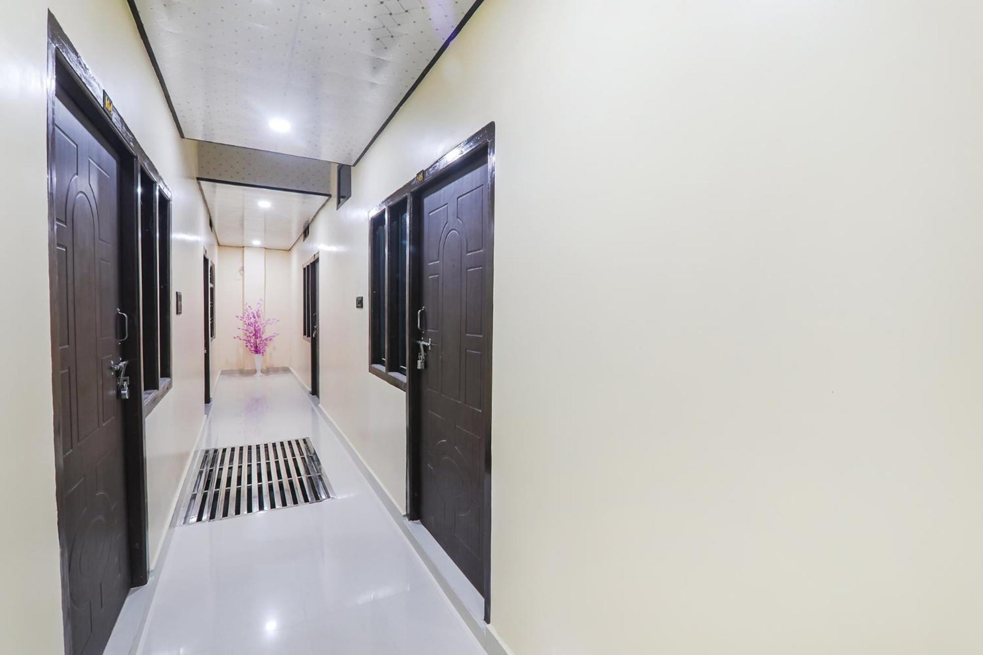Fabexpress Awadh Inn - 400M From Shri Ram Janam Bhumi Ayodhya Экстерьер фото