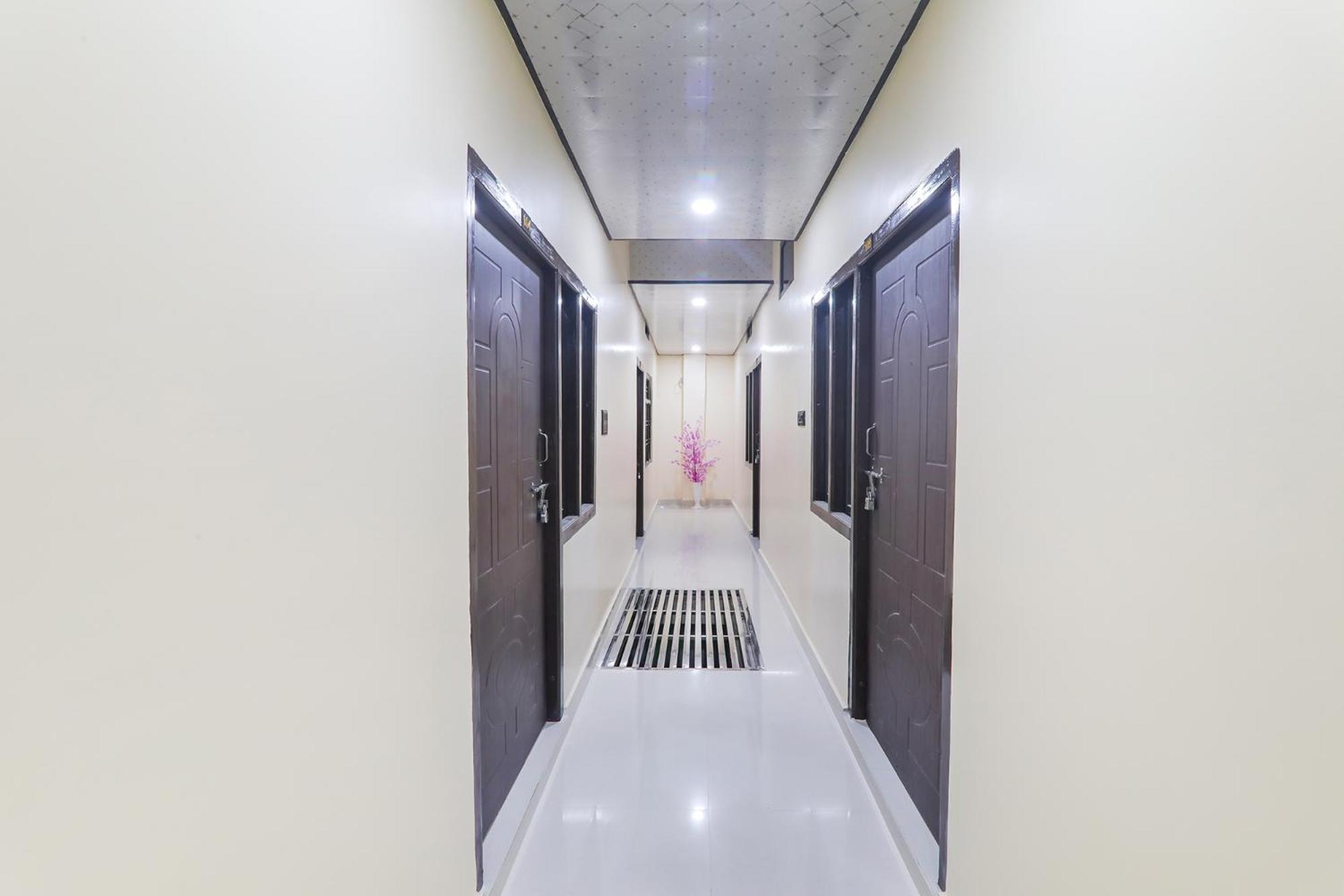Fabexpress Awadh Inn - 400M From Shri Ram Janam Bhumi Ayodhya Экстерьер фото