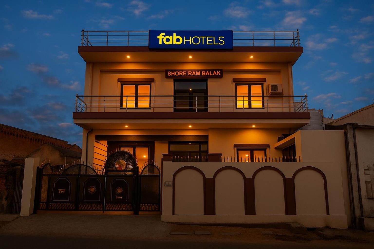 Fabexpress Awadh Inn - 400M From Shri Ram Janam Bhumi Ayodhya Экстерьер фото